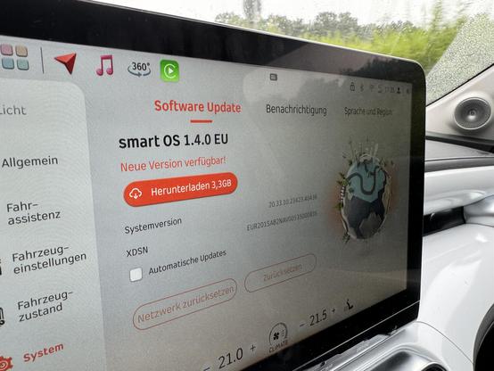 Anzeige des verfügbaren Updates auf dem Display des Smart Hashtag One. Es wird eine Downloadgröße von 3,3 Gigabyte angezeigt.