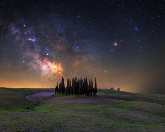"The Milky Way at Val d'Orcia."

Lukas Schlagenhauf, CC BY-ND 2.0 via Flickr: https://flic.kr/p/2pPxBZy