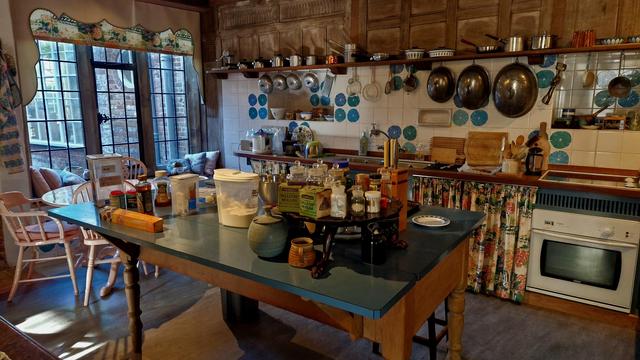 An old-fashioned kitchen.