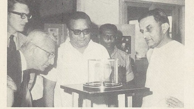 Vikram Sarabhai (extreme right) observes the lunar rock sample in Delhi | Photo: 'Dr. Vikram Sarabhai Swapnadrushta Vignani' by Prof. Prafull Bhavsar and Dr. Padmnabh Joshi published by Gujarat Vignan Academy, 1995