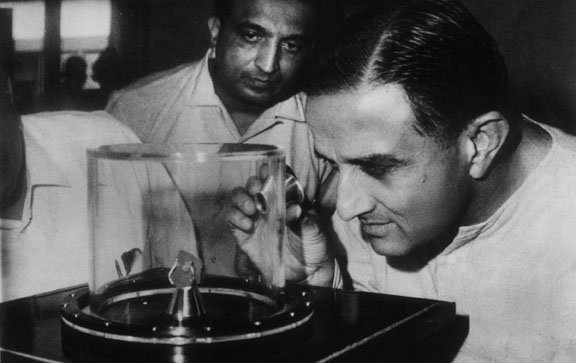Vikram Sarabhai and Praful Bhavsar examining a sample of a moon rock
(Courtesy Physical Research Laboratory, Ahmedabad )