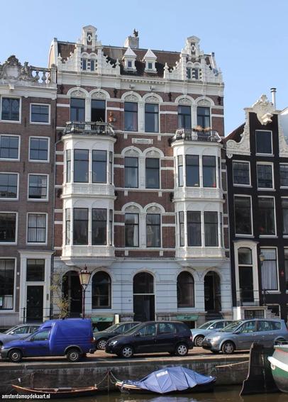 Datum opname: maart 2012. Op de cartouche in het midden van de tweede verdieping staat "Bordeaux".