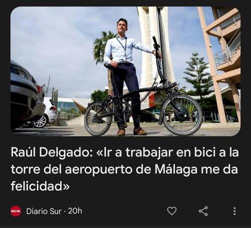 Noticia de un señor diciendo que ir a trabajar en bici al aeropuerto de Málaga le da la felicidad porque se ve que en Agosto en Málaga en el aeropuerto no hace calor o algo.