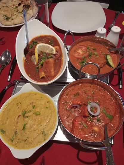 ↖️ Lamb Shank
↗️ Garlic Paneer Makmali
↙️ Tarka Daal
↘️ Nawabi Murgh