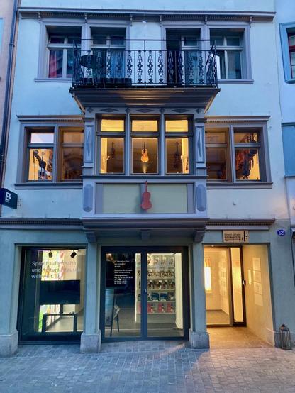 Eine Geigenbauerwerkstatt in der Altstadt