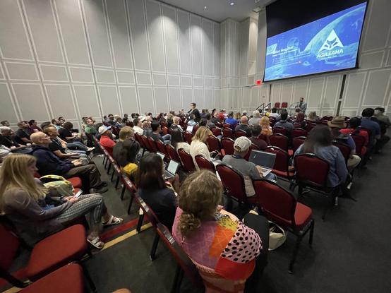 Me presenting to the room at DrupalGovCon