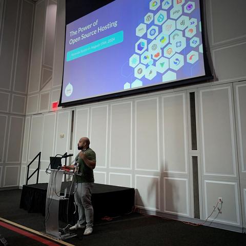 Rolando Scott presenting his talk at Drupal GovCon 2024