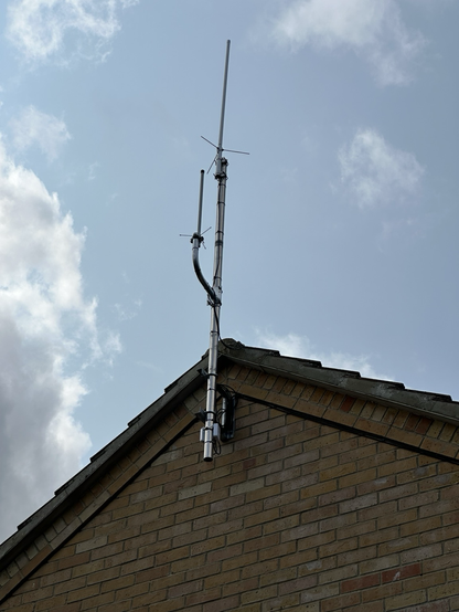 New pole with adsb and dual band vertical
