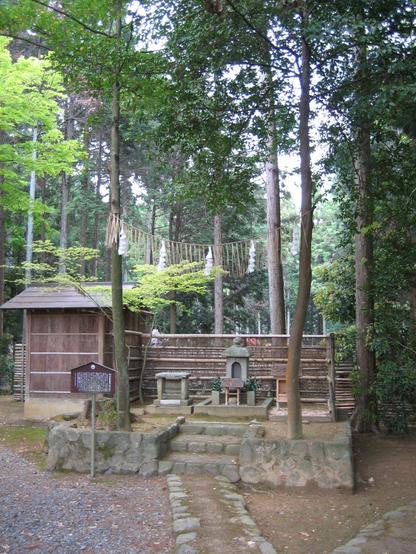 Shrine to Shuzan Jiun Reijin, a god said to cure hemorrhoids and other problems of the lower body.