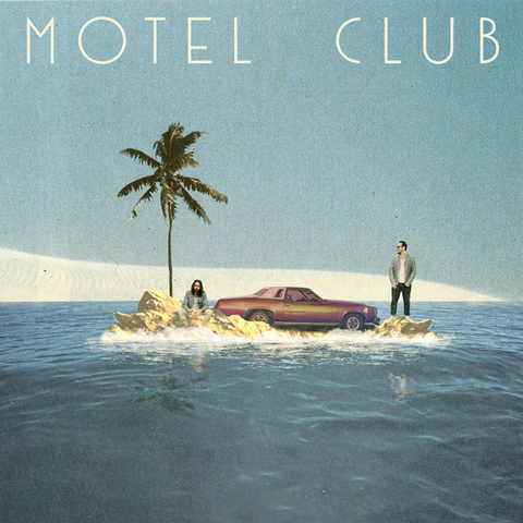 2,797 views  25 Mar 2022  #frenchpop #motelclub​ #lodyssee
𝘼𝘽𝙊𝙉𝙉𝙀𝙕-𝙑𝙊𝙐𝙎  à 𝙈𝙊𝙏𝙀𝙇 𝘾𝙇𝙐𝘽 : https://bit.ly/39JjMdC
𝙎𝙏𝙍𝙀𝘼𝙈𝙄𝙉𝙂 /𝘿𝙊𝙒𝙉𝙇𝙊𝘼𝘿  : lf.motelclub-music.com/LOdysseeSingleYt

𝙎𝙐𝙄𝙑𝙍𝙀 𝙈𝙊𝙏𝙀𝙇 𝘾𝙇𝙐𝘽 : 
Facebook: https://bit.ly/3idQLem
Instagram: https://bit.ly/3CTpdDi
Youtube: https://bit.ly/2XTZ3kq

Video - Peter The Moon
Compositeurs : Alex Lefko / Paul Charnay
Auteurs : Alex Lefko / Paul Charnay
Rec : Julien Espinoza
Mix : Niko Matagrin
Produced by La Ruche • Le Label www.laruchelelabel.com 
℗ &  © La Ruche • Le Label

---------------------------------------------------------- 
Lyrics 

La caresse du vent sur son visage
L'envie des parfums de lointains paysages
Elle prend le large s'éloigne du rivage
Embrassant la promesse d'une vie sauvage

Oubliée par le temps
Qui s'arrête
Elle danse à contre-courant
Dans l'écume argentée
La tempête
S'écrit son odyssée

Le ciel teinté de gris
S'emplit de rage
L'horizon disparaît
Sous de sombres nuages
Il y a longtemps
Qu'elle a quitté la plage
Emportée par le vent
Dans son dernier voyage

Oubliée par le temps
Qui s'arrête
Elle danse à contre-courant
Dans l'écume argentée
La tempête
S'écrit son odyssée

Au fond de ses yeux
Gronde une tempête
Au bout de ses lèvres
Brûle une cigarette
Elle danse sur les vagues
Oubliées par le temps

Dans l'écume argentée
S'écrit son odyssée

Lalalala