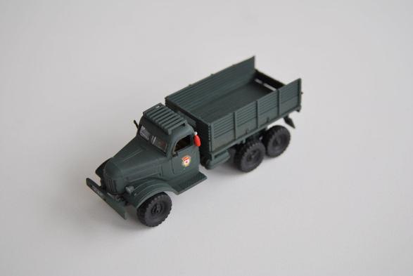 Trumpeter Soviet Army Truck ZIL-157 1/72 scale model