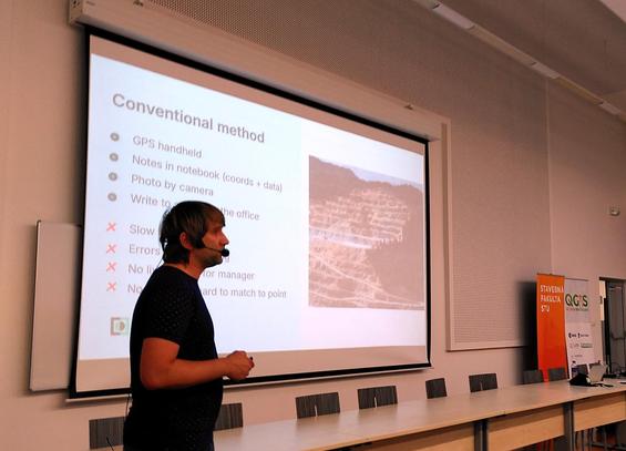 Peter Petrik with a slide describing conventional method of mapping.