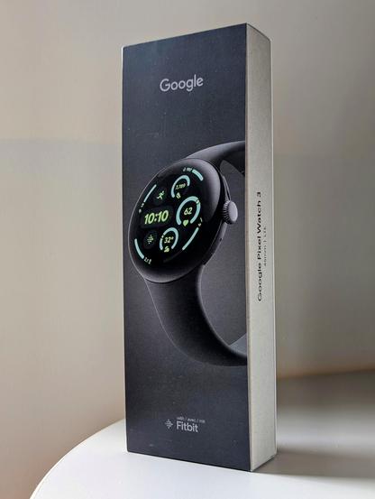 Google Pixel Watch 3 packaging.