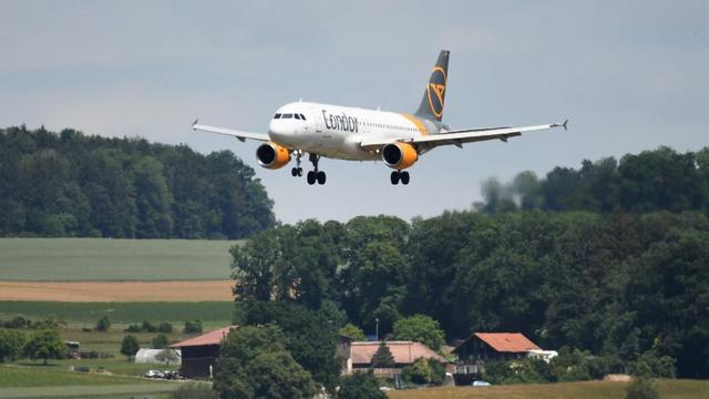 Condor Flugdienst Airbus A320-212 MSN 957