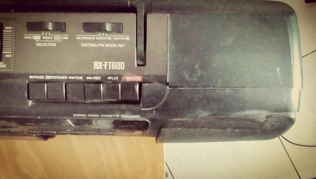 PANASONIC RX-FT600 classic radio cassette player combined with graphic equalizer and with double
cassette deck for recording use