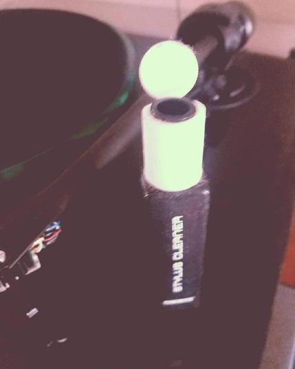 RELOOP stylus cleaner and brush for vinyl photographed by me Theodoros Mpahoumas
