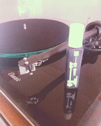 RELOOP stylus cleaner and brush for vinyl photographed by me Theodoros Mpahoumas