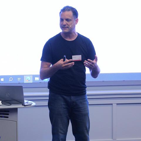 Oliver Lanz from SimCorp presenting at Dyalog'24