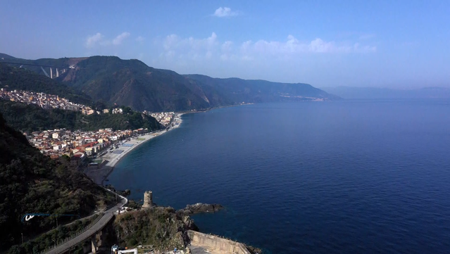 The program shows the commitment of the Italian fish sector to safeguard the marine environment and to enhance the heritage of resources that the Mediterranean offers and aims to make known the work done by fishermen who are committed to offering the best every day. products with passion, dedication and sacrifice. Each episode will start from two Italian ports. Here we will meet the local fishermen and with them we will embark for a fishing trip typical of that stretch of coast, living the experience of the direct relationship with the sea. We will learn to recognize the species, the fishing techniques, the seasonality of the products and we will discover the beauties of the Mare Nostrum.