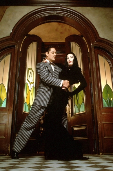 The screenshot of Gomez & Morticia Addams that inspired the precious picture, and served as a pose and clothing reference.
