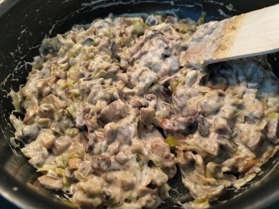 Creamy cheesy leek mushroom stuffing 
