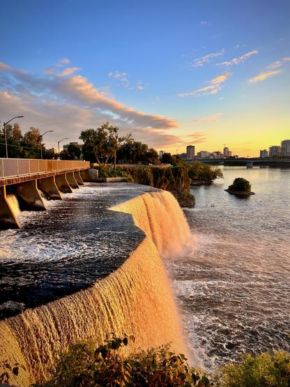 Waterfalls with sunset colours in Ottawa 
