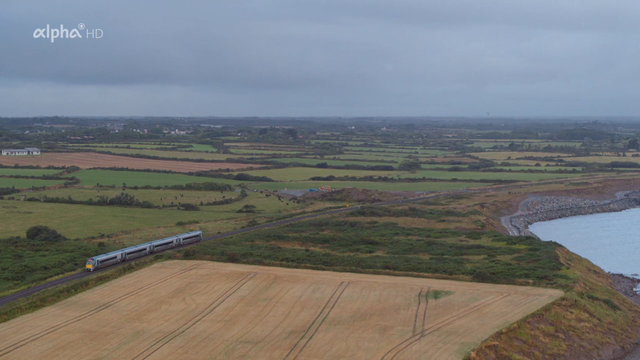 Long beaches, spectacular cliffs, lonely mountains: Rosslare in the southeast over the capital Dublin to the Howth peninsula is probably the most beautiful train route in the Republic of Ireland.

Contributors:
Directed by Ildico Wille
Directed by Kirsten Ruppel