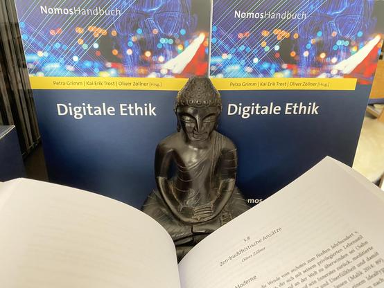 Oliver Zöllners Aufsatz "Zen-buddhistische Ansätze" ist im Nomos-Handbuch "Digitale Ethik" (2024) erschienen.
