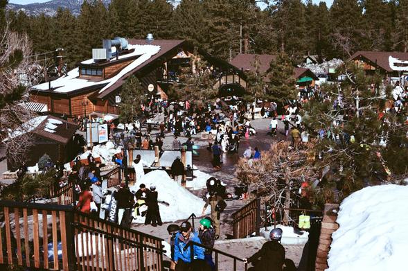 A large crowd at Snow Summit