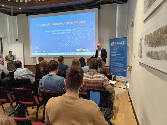 fotografija iz konference