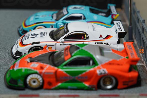 3 cars of Mazda RX-7 FD3S, LB-Super Silhouette by iNNO64 in 1:64 scale on AREA 164