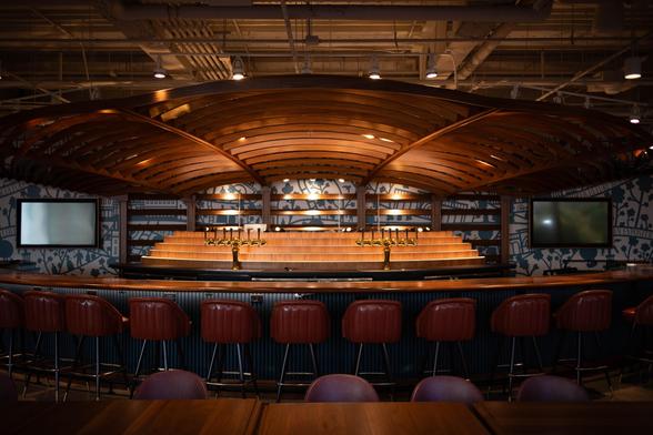The (currently unstocked) bar in the Hayden Hall food court at 333 S. Wabash.