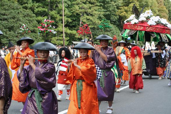 Participants dress in period costumes for the Jidai Matsuri. The festival celebrates over a thousand years of Kyoto history. Actors play famous historical figures, and it is the perfect chance to see clothing worn from centuries past.