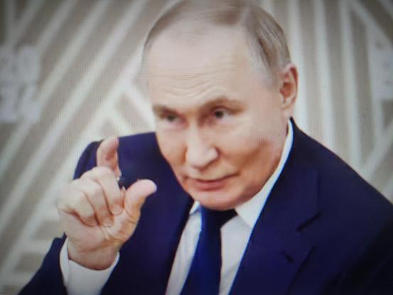 Putin zeigt die Größe (s)eines Dings ...