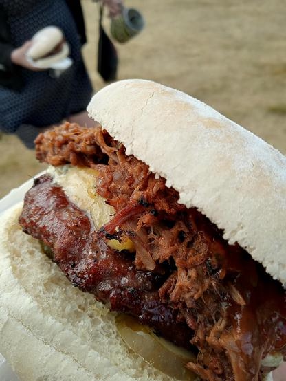 Pulled Pork Cheeseburger 