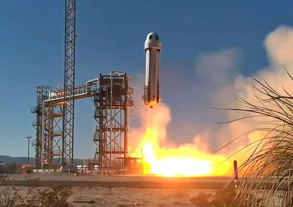 New Shepard rocket ship lifts off from Texas launch pad
