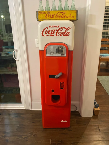 Vendo 44 vending machine from the 50s. The smallest machine that vendo ever made.