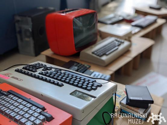 photos of 80s homecomputers