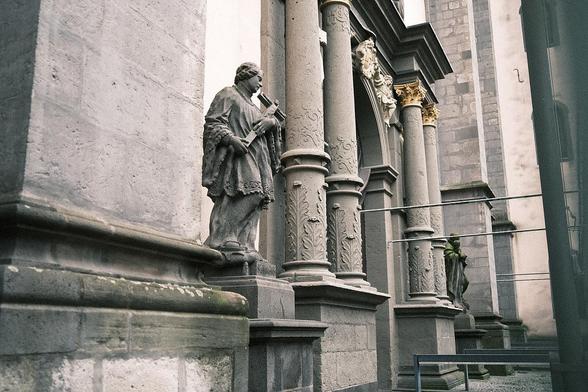 St. Mariä Himmelfahrt, entrance.