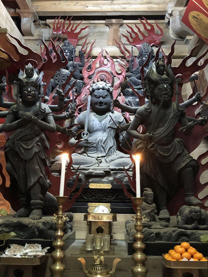 Fudō Myōō (#FudōMyōō), on of the Five Great Myoos at Jōraku-in Fudodo, #Japan.
#BuddhistArt #Buddhism