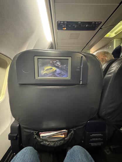 United 2009 vintage 737 first class IFE