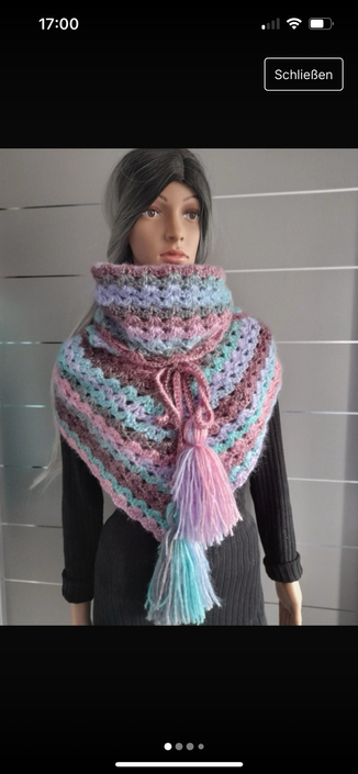 Kapuzenschal in Pastellfarben