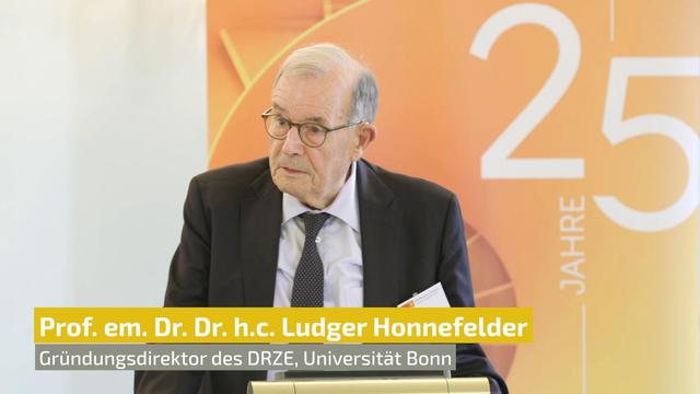 Bild mit Prof. Ludger Honnefelder beim Symposium „Die Wiederentdeckung der Bioethik“ (c) LENTFER FILMPRODUKTION