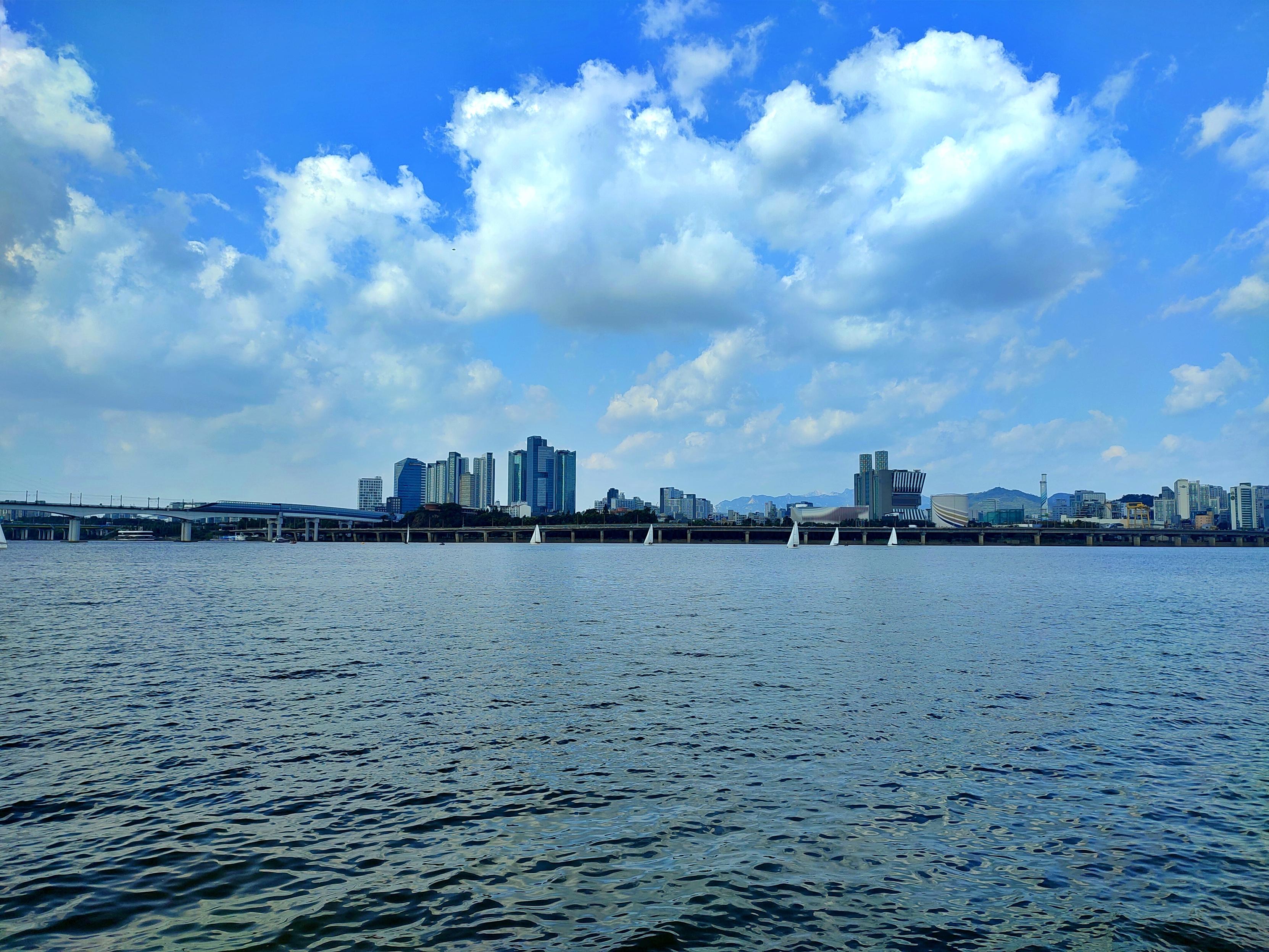 the Hangang River in Seoul