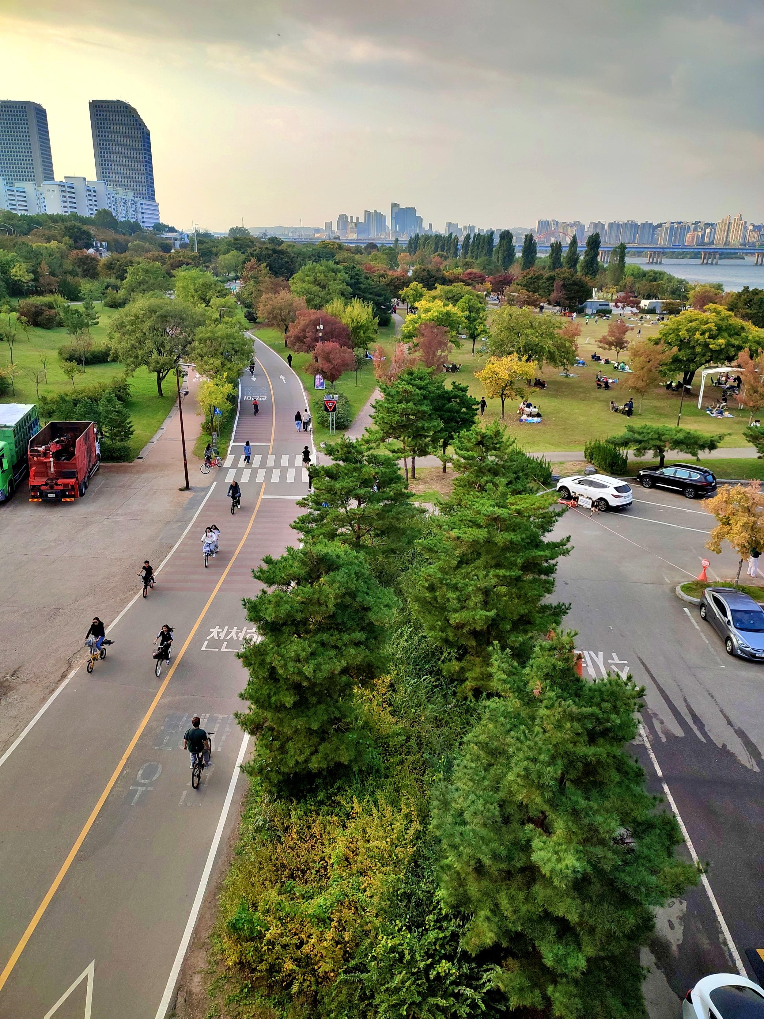 the Hangang River in Seoul