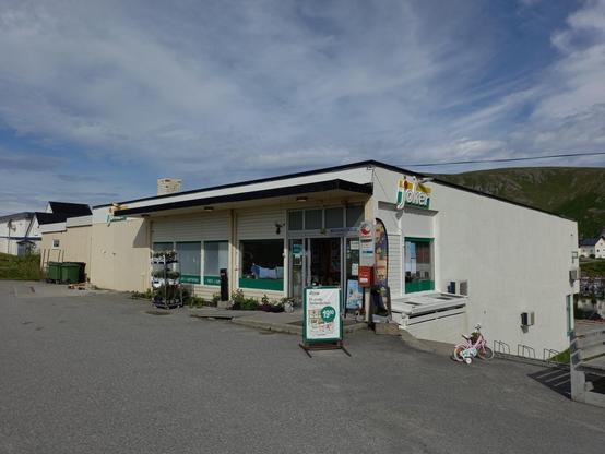 Ein kleiner Supermarkt mit Namen Joker