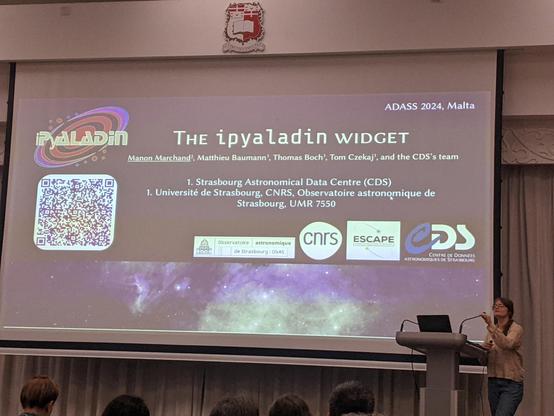 Manon Marchand presenting the #ipyaladin widget at #ADASS2024