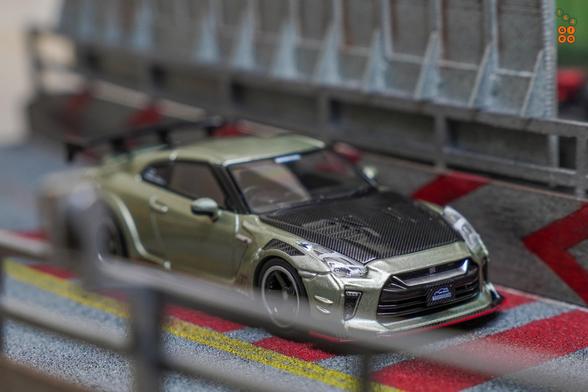 Nissan Skyline GT-R (R35) Top Secret, Malaysia Diecast Expo 2024 Edition by iNNO64 in opposite directions in 1:64 scale on AREA 164
