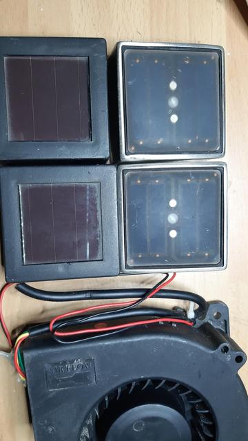 4 small solar cells frim garden lamps