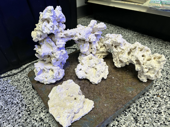 Aquascaping with dry rock 